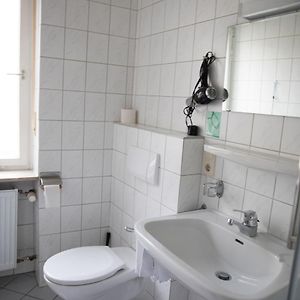 Double Room Queen Bed